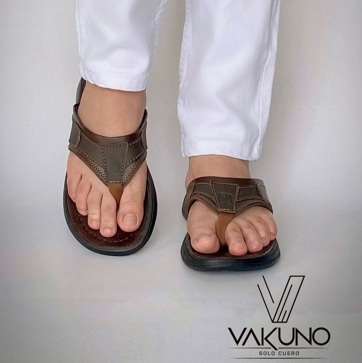 Sandalia Tres Puntadas color café