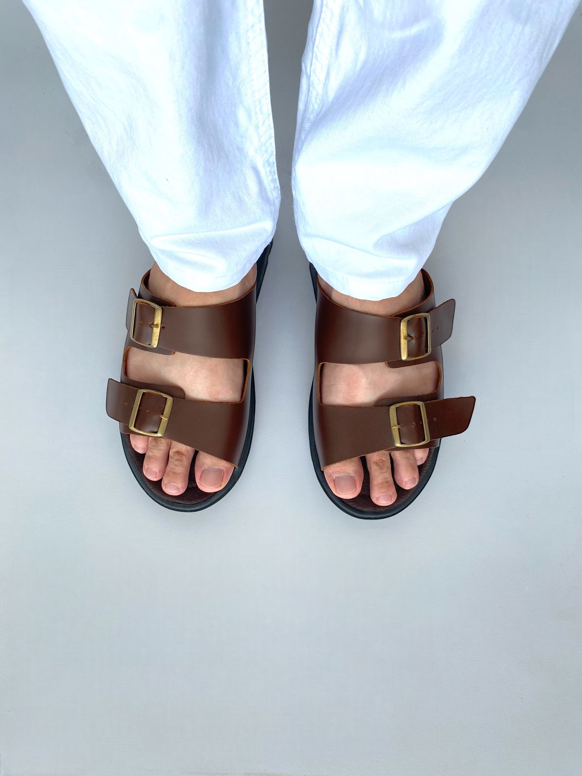 Sandalias Dos Hebillas color marrón