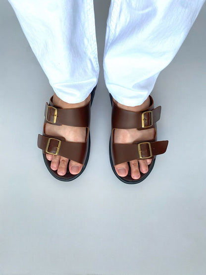 Sandalias Dos Hebillas color marrón