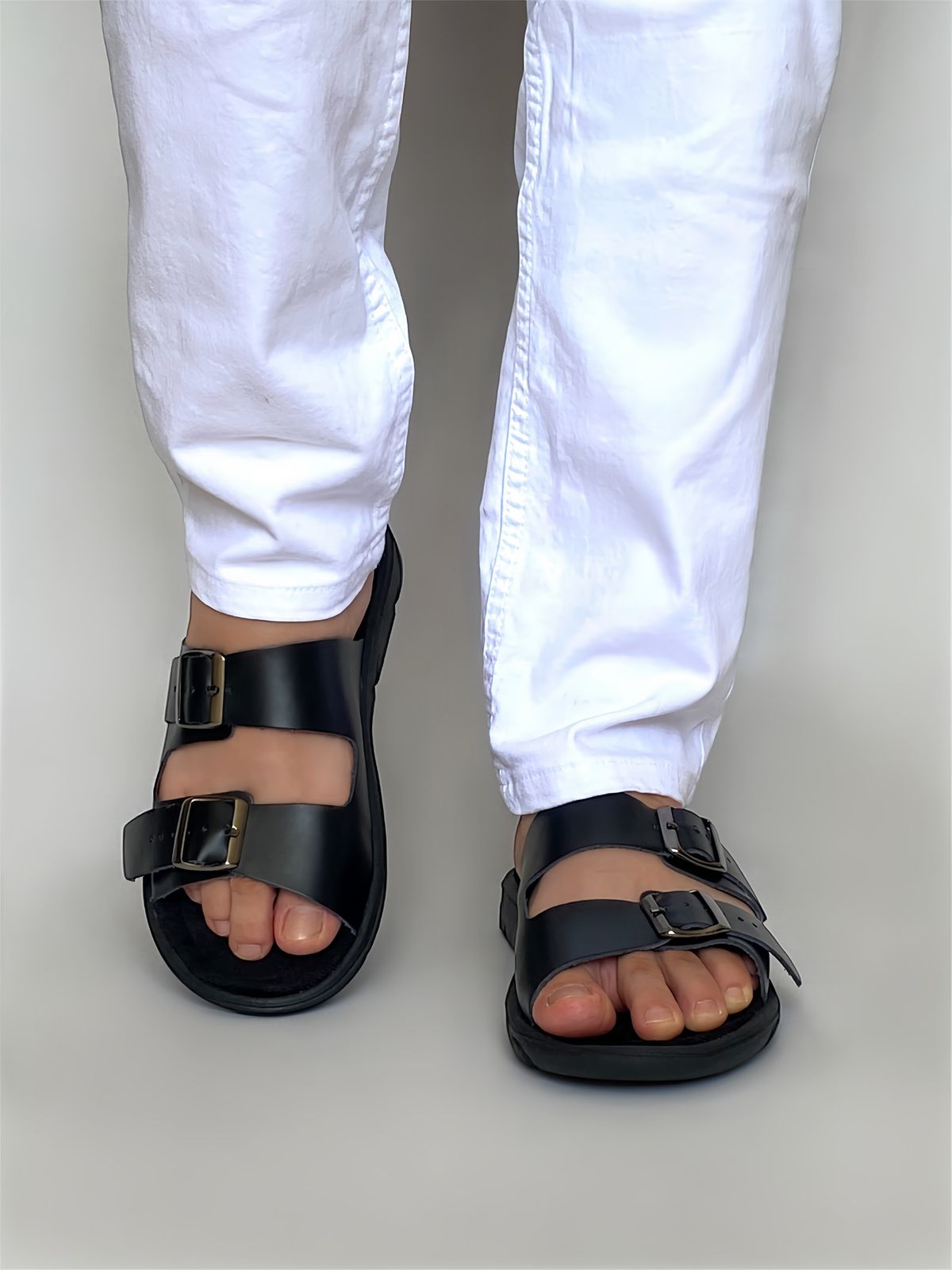 Sandalia Dos Hebillas color negro